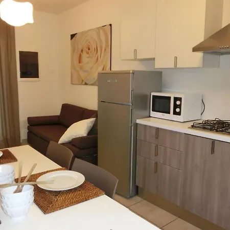 Modern Flat With Big Terrace In With Pool